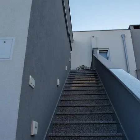 Apartament Sangalo *